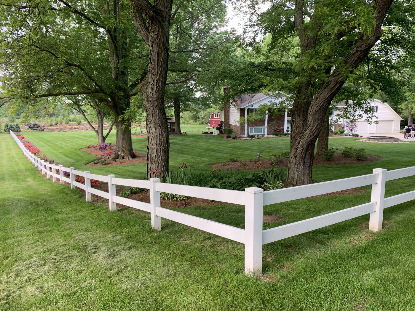 vinyl fence installation for central ohio home